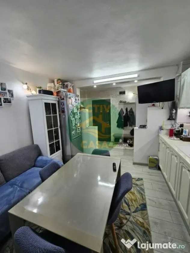 DE VANZARE APARTAMENT CU DOUA CAMERE