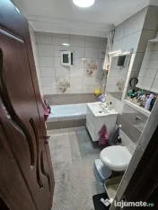 DE VANZARE APARTAMENT CU DOUA CAMERE