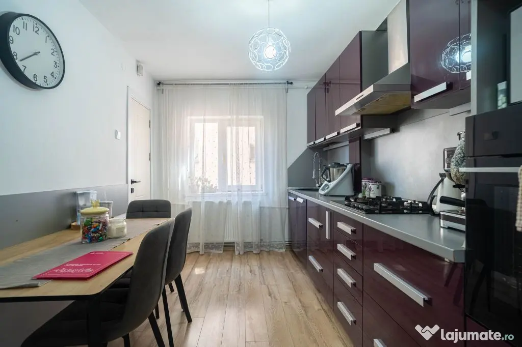 Apartament 5 camere Vlaicu – Renovat, 2 băi, centrală...