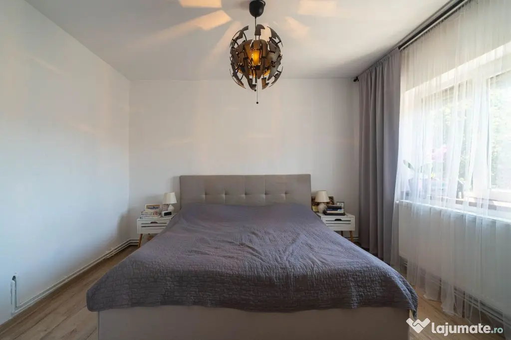 Apartament 5 camere Vlaicu – Renovat, 2 băi, centrală...