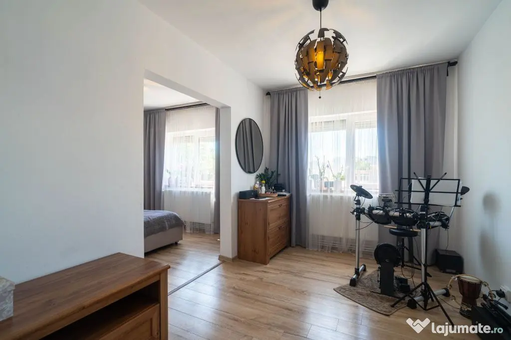 Apartament 5 camere Vlaicu – Renovat, 2 băi, centrală...