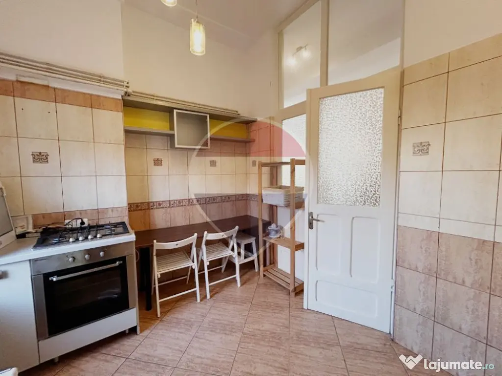 Apartament spatios 3 camere in zona Primaverii