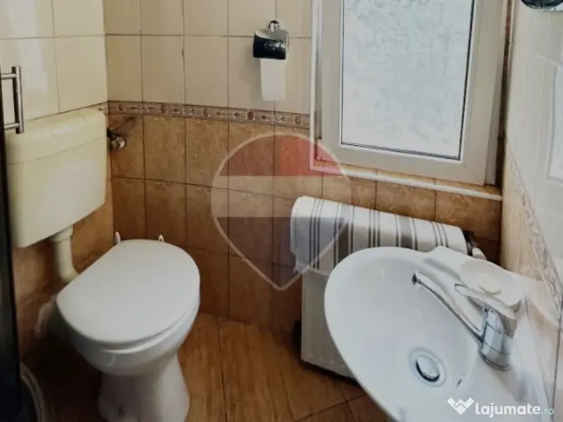 Apartament spatios 3 camere in zona Primaverii