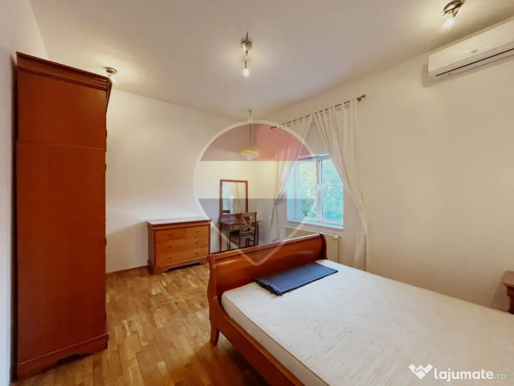 Apartament spatios 3 camere in zona Primaverii