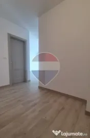 Apartament cu 3 camere,2 bai Adora Park 