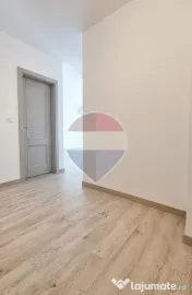 Apartament cu 3 camere,2 bai Adora Park 