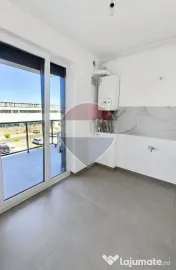 Apartament cu 3 camere,2 bai Adora Park 