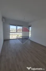 Apartament cu 3 camere,2 bai Adora Park 
