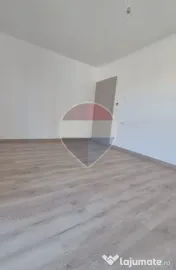 Apartament cu 3 camere,2 bai Adora Park 