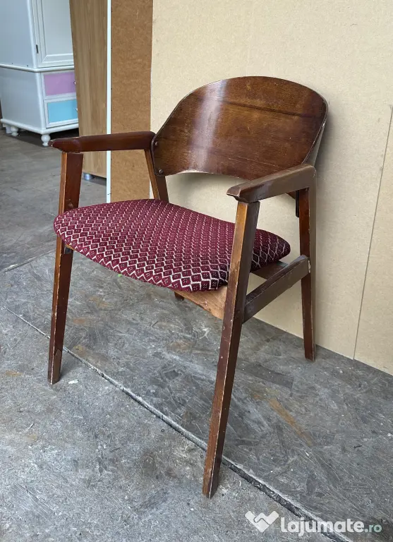 Scaun vintage Mid-Century Modern cu brate și spatar curbat; Scaun Retro lemn