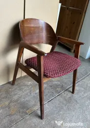 Scaun vintage Mid-Century Modern cu brate și spatar curbat; Scaun Retro lemn