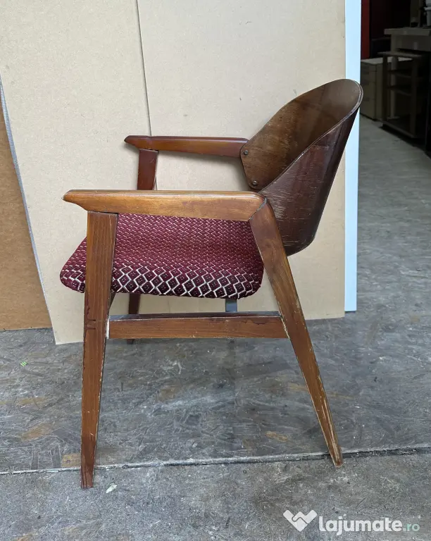 Scaun vintage Mid-Century Modern cu brate și spatar curbat; Scaun Retro lemn