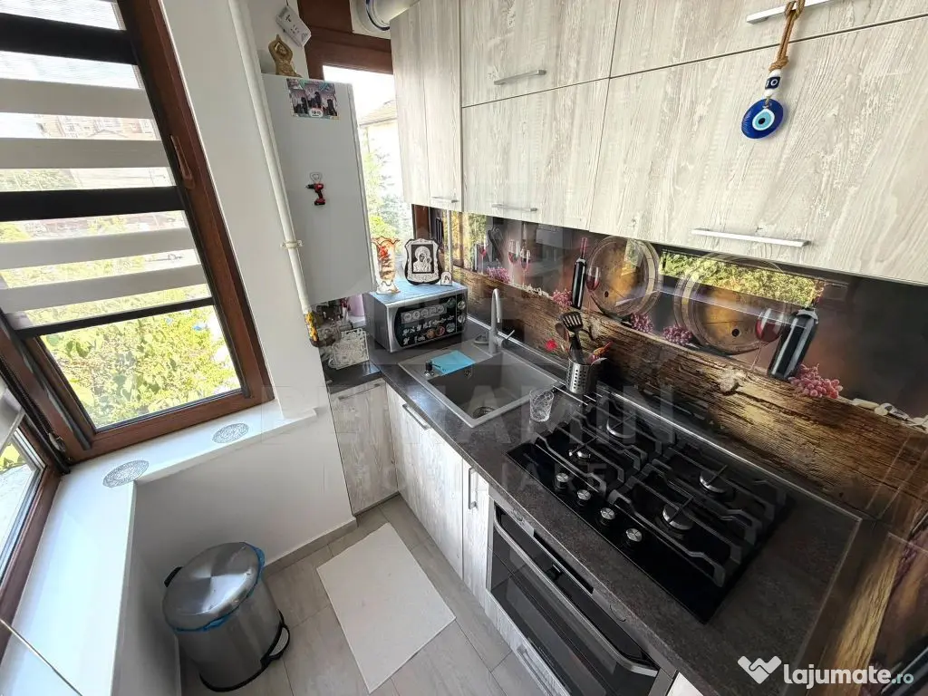 Apartament cu 3 camere si 3 bai in Craiovita Noua - Prome...