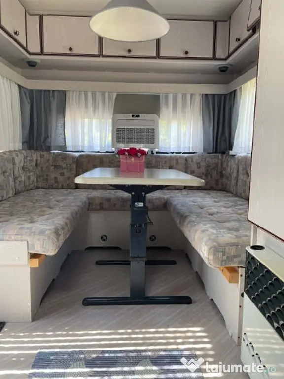 Vând (sau schimb cu autorulotă) rulotă Knaus cu două zone, panou 450 kw