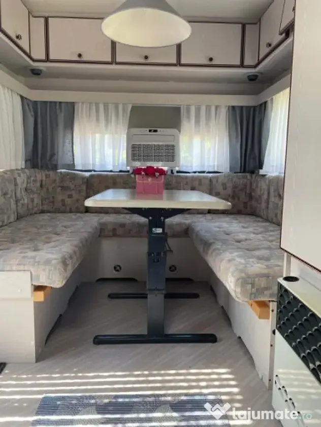 Vând (sau schimb cu autorulotă) rulotă Knaus cu două zone, panou 450 kw