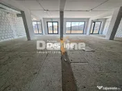 Spatiu Comercial 217 mp parter + 2 parcari la intrare in ...