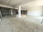 Spatiu Comercial 217 mp parter + 2 parcari la intrare in ... 