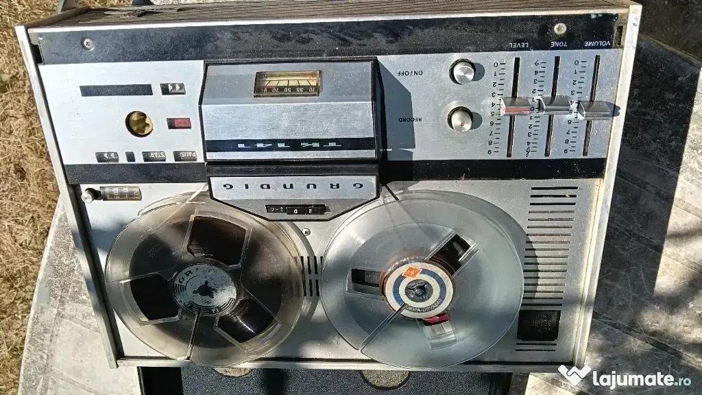 Magnetofon Grundig TK141