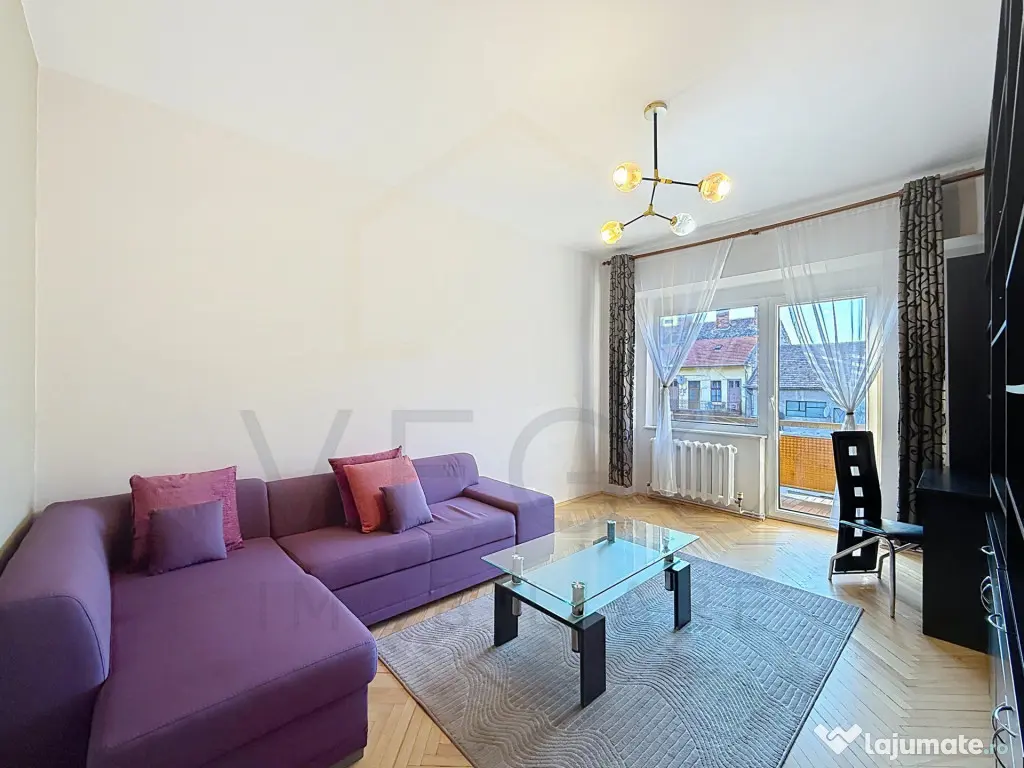 Apartament cu 3 camere, 70 mp, 2 bai, balcon, in Centru