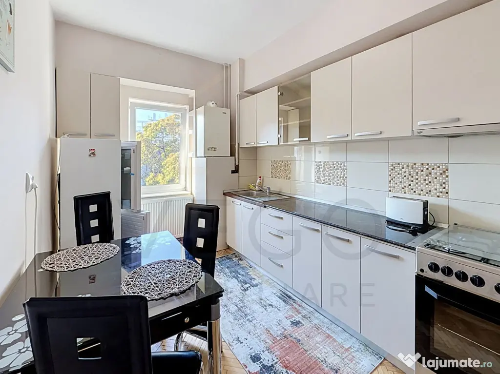 Apartament cu 3 camere, 70 mp, 2 bai, balcon, in Centru