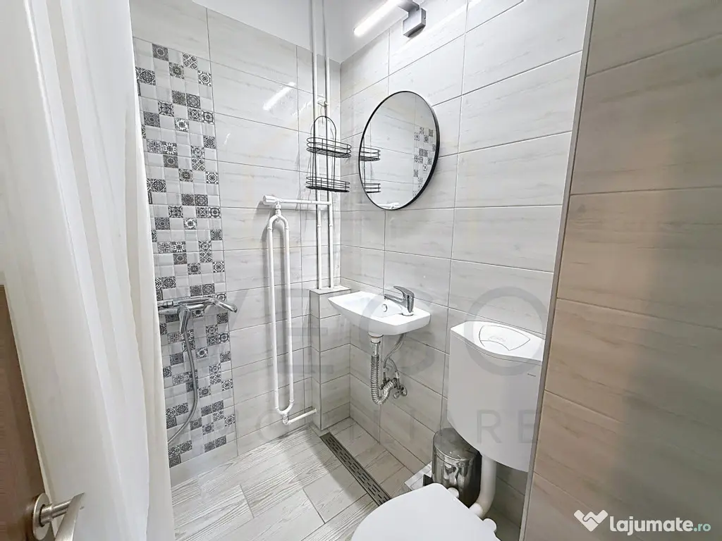 Apartament cu 3 camere, 70 mp, 2 bai, balcon, in Centru