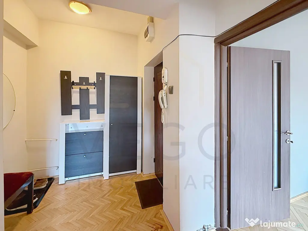 Apartament cu 3 camere, 70 mp, 2 bai, balcon, in Centru