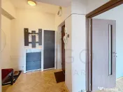 Apartament cu 3 camere, 70 mp, 2 bai, balcon, in Centru