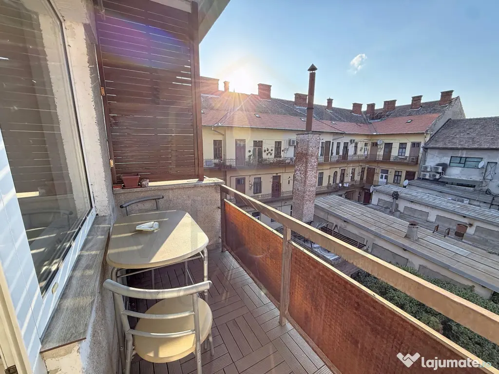 Apartament cu 3 camere, 70 mp, 2 bai, balcon, in Centru