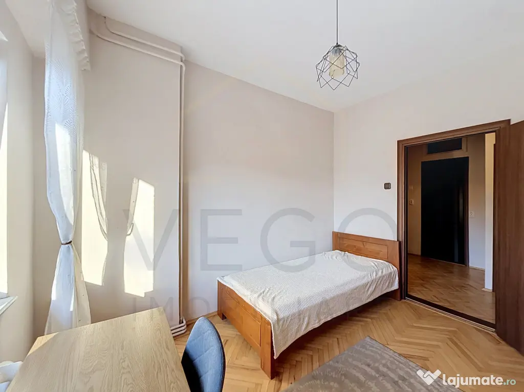 Apartament cu 3 camere, 70 mp, 2 bai, balcon, in Centru