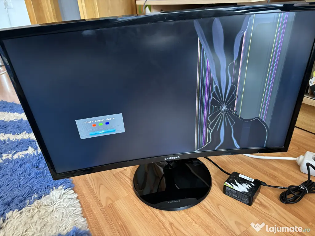 Monitor Samsung C24F390FHR – pentru piese (ecran spart)