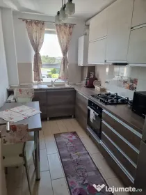 Proprietar închiriez apartament zona Coresi