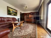 Apartament decomandat de închiriat — Zonă Urbană 