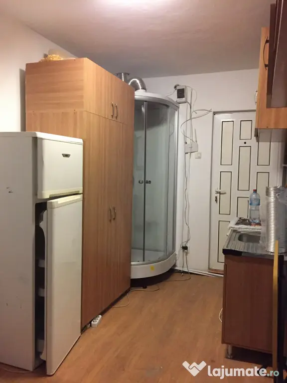 Se vând 5 camere de cămin – zona Tudor Vladimirescu, Iași