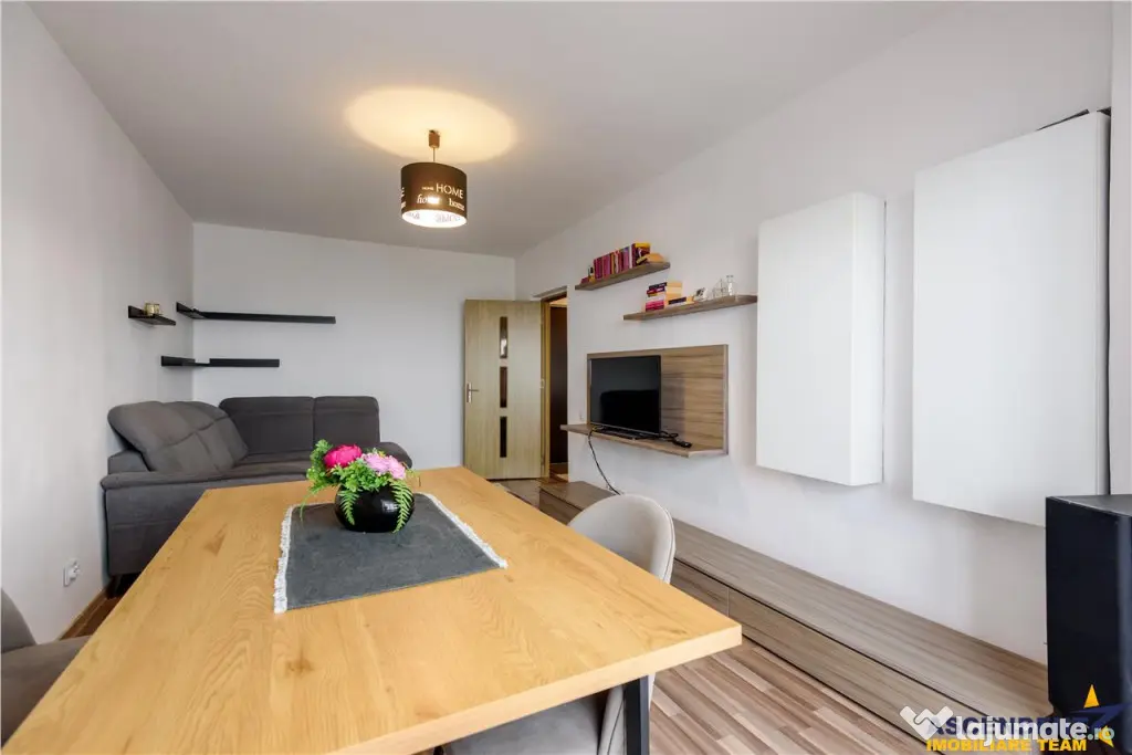 Apartament de 3 camere mobilat si utilat modern, structura d