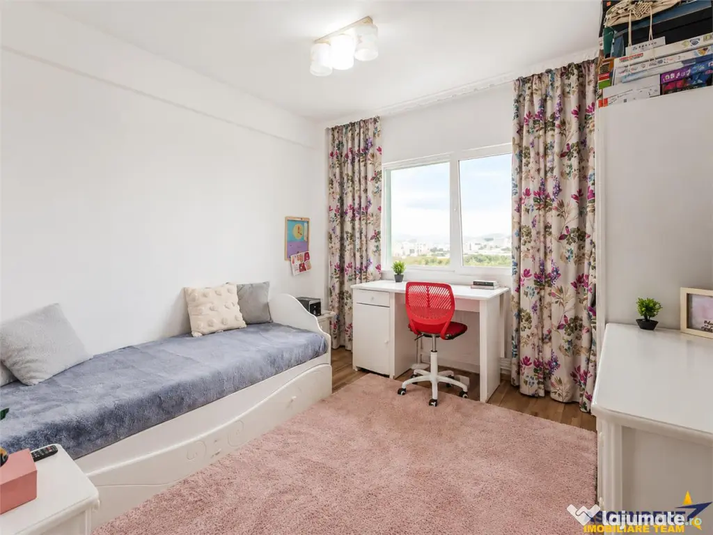 Apartament de 3 camere mobilat si utilat modern, structura d