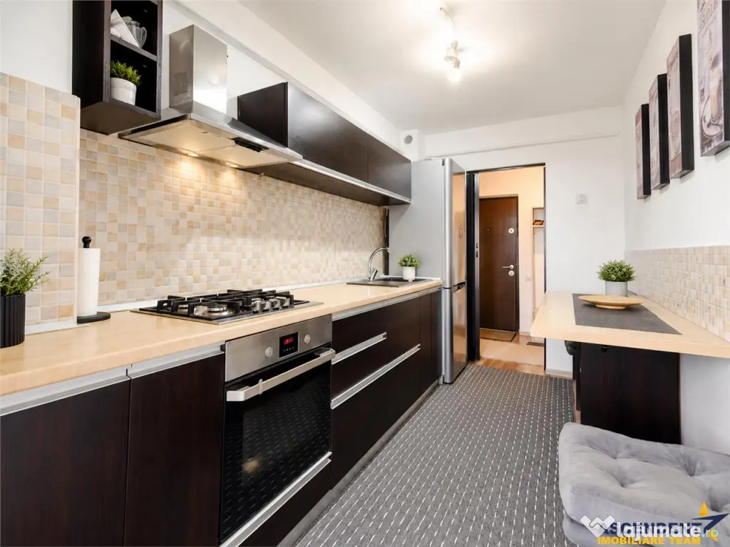 Apartament de 3 camere mobilat si utilat modern, structura d