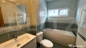 Apartament cu trei camere, etajul 2, zona Independentei 