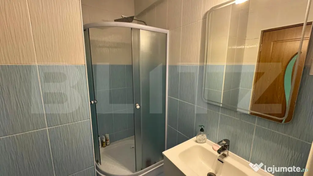 Apartament cu trei camere, etajul 2, zona Independentei