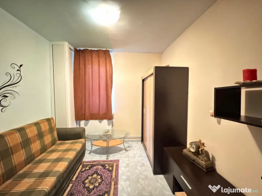 Apartament 3 camere de închiriat în zona Abator