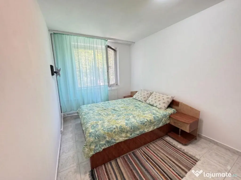 Apartament 3 camere de închiriat în zona Abator