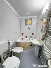 Apartament 3 camere de închiriat în zona Abator
