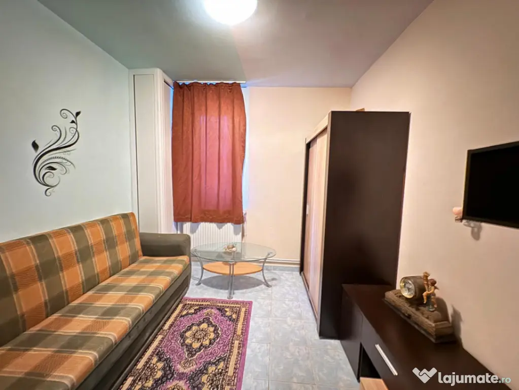 Apartament 3 camere de închiriat în zona Abator