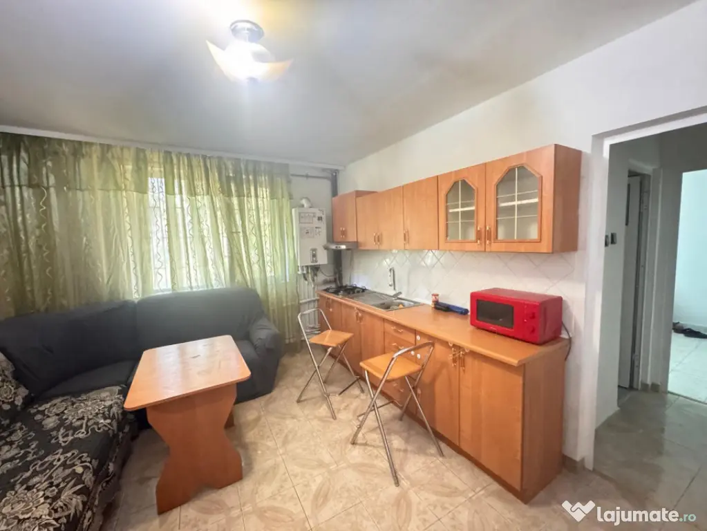 Apartament 3 camere de închiriat în zona Abator