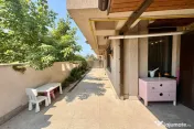Bazilescu, Apartament 3 camere 104 mp, cu parcare si curte. 