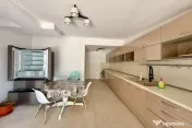 Bazilescu, Apartament 3 camere 104 mp, cu parcare si curte. 