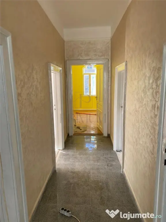 Spatiu de birou - zona linistita - aer conditionat - 5 came