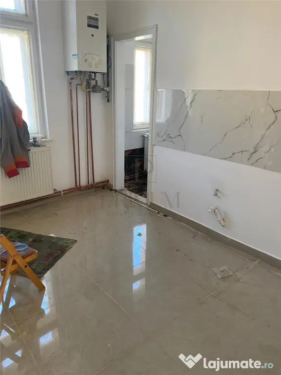 Spatiu de birou - zona linistita - aer conditionat - 5 came