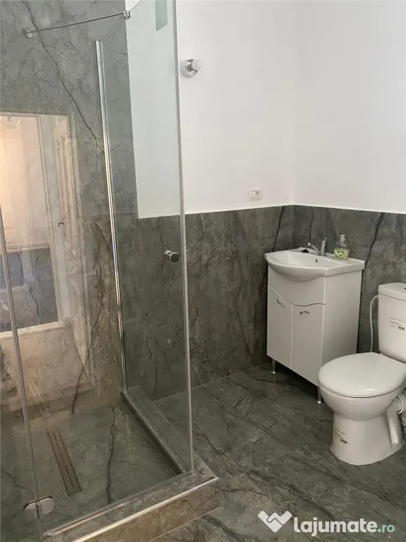 Spatiu de birou - zona linistita - aer conditionat - 5 came