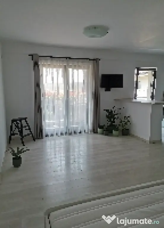 Colina Insorita, apartament cu o camera, boxa, parcare - Iasi (Iasi)