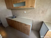 Mobila Bucatarie Bufet si Dulap Suspendat; Dulap cu rafturi si sertare; chiuveta 